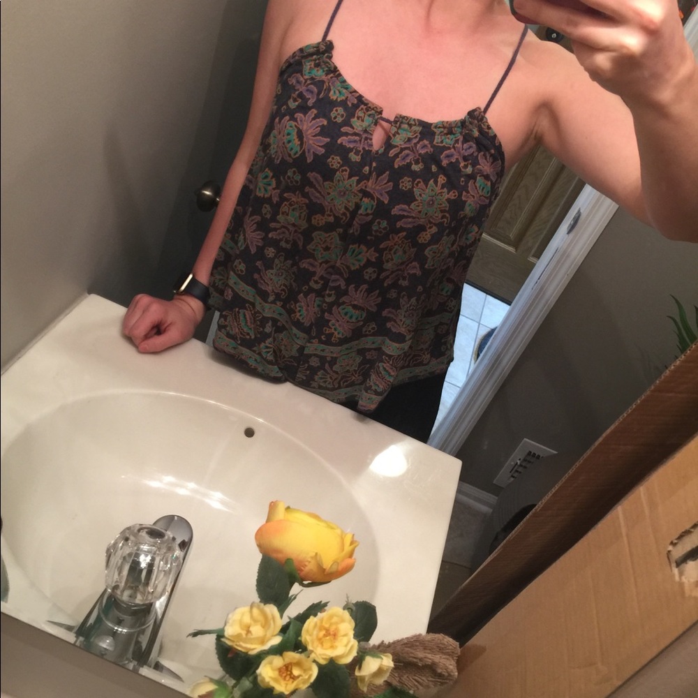 Cross-cross purple floral tank